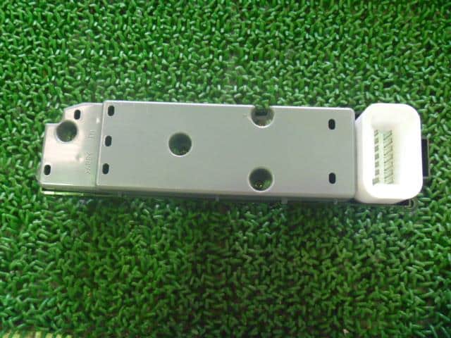 Power Window Switch MITSUBISHI Minica 1999 GF-H42A — photo 3