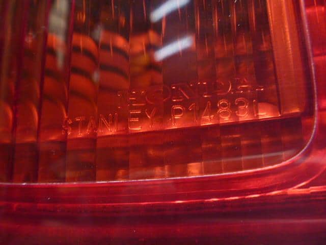 Left Tail Light HONDA Stream 2002 LA-RN1 — photo 3