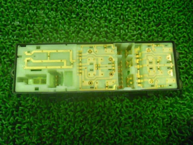 Power Window Switch NISSAN Cube 2004 UA-BGZ11 — photo 3