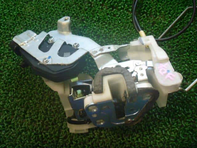 Door Lock Solenoid MAZDA Az wagon 2007 CBA-MJ22S 1A3158310A — photo 4
