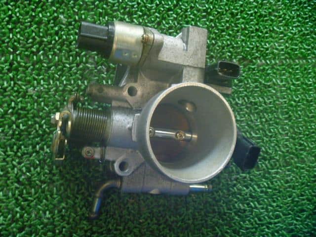 Throttle Body SUBARU Impreza 2002 LA-GG2 16114AA992 — photo 5