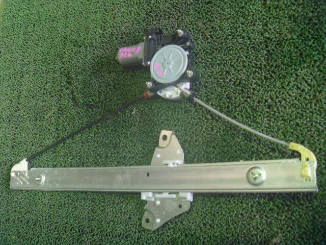 Front Left Door Regulator SUBARU Stella 2012 DBA-LA100 — photo 1