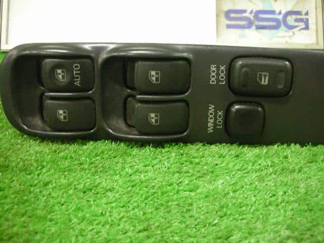 Power Window Switch MITSUBISHI Galant 1992 Y-E77A — photo 1