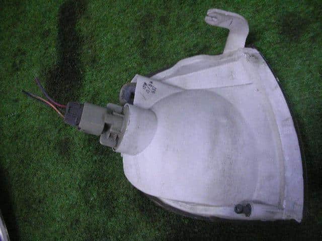 Left Side Marker Light NISSAN Serena 1995 E-KBNC23 — photo 3