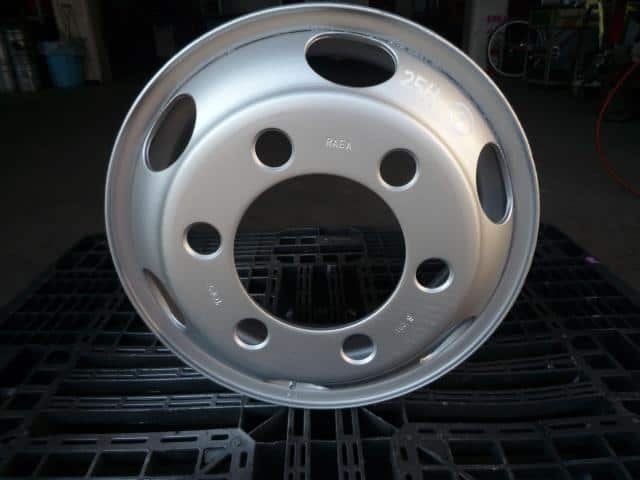 Wheel HINO Dutro — photo 1