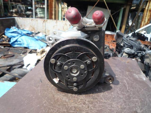A/C Compressor ISUZU Aska 1994 U-CXZ71JD — photo 3