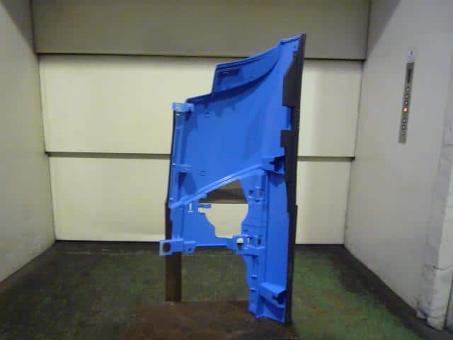 Right Front Side Body Panel ISUZU 2013 SKG-FRR90S2 — photo 2