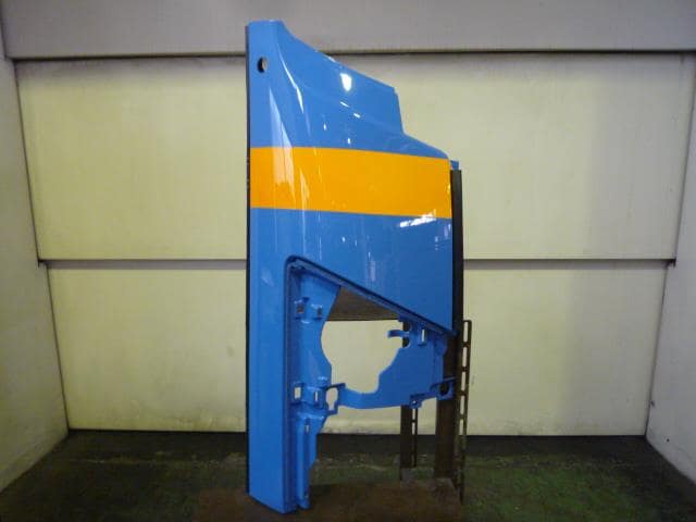 Right Front Side Body Panel ISUZU 2012 SKG-FRR90S2 — photo 1
