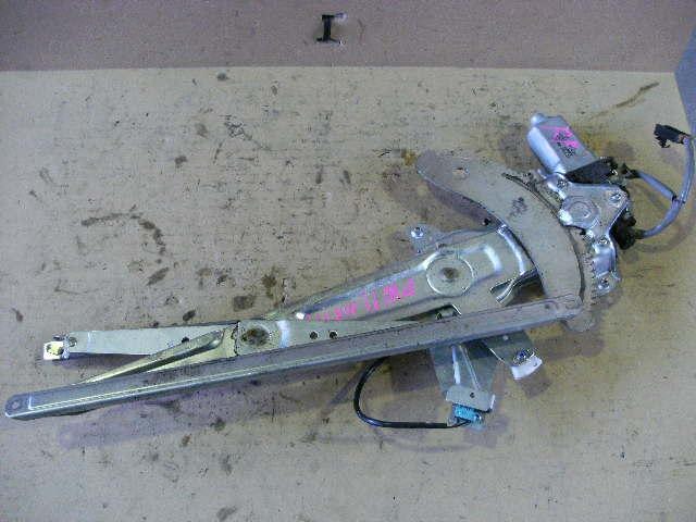 Front Right Door Regulator NISSAN Avenir 1998 GF-PW11 — photo 2