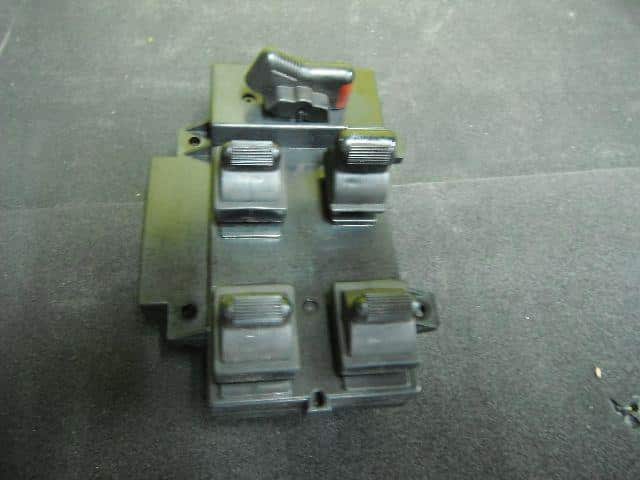 Power Window Switch HONDA Life 1997 E-JA4 — photo 1