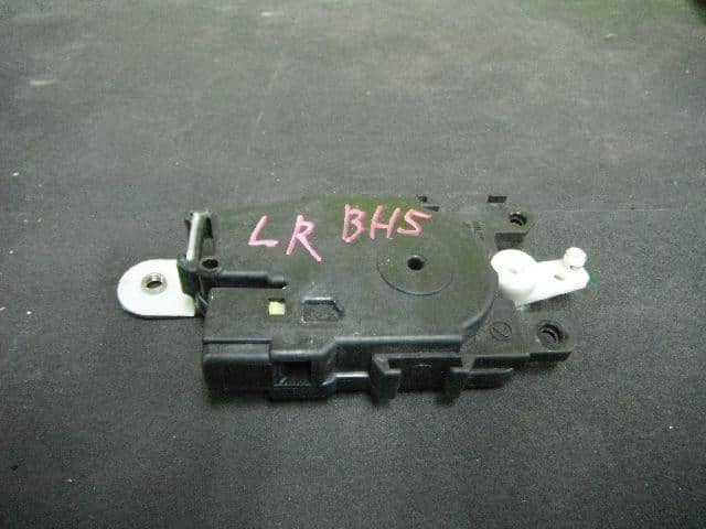 Door Lock Solenoid SUBARU Legacy 1999 GF-BE5 — photo 3