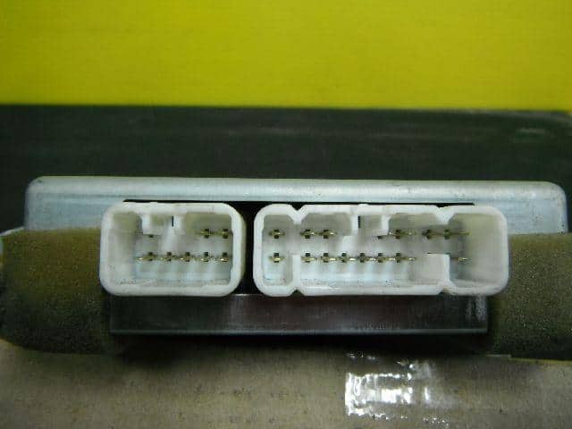 Control Unit TOYOTA Crown Majesta 2001 TA-UZS171 8922730030 — photo 3