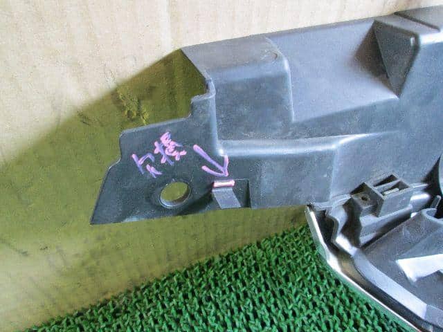Radiator Grille MAZDA MPV 2001 GF-LWEW LC6250710A — photo 3