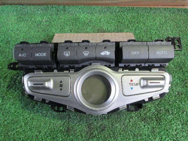 A/C Control Panel HONDA Fit 2006 DBA-GD1 — photo 1