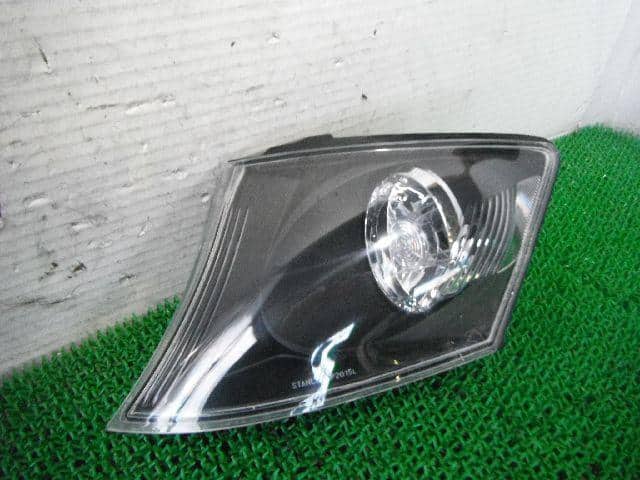 Left Side Marker Light MAZDA MPV 2002 TA-LW3W — photo 2