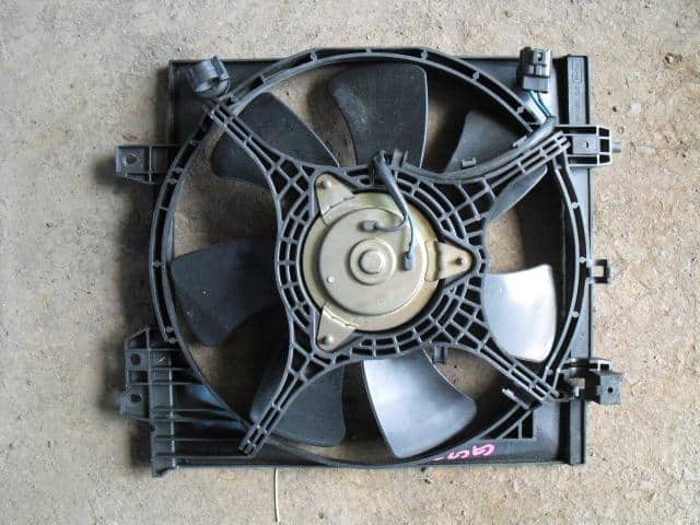 Radiator Cooling Fan SUBARU Impreza 2002 LA-GG2 — photo 1