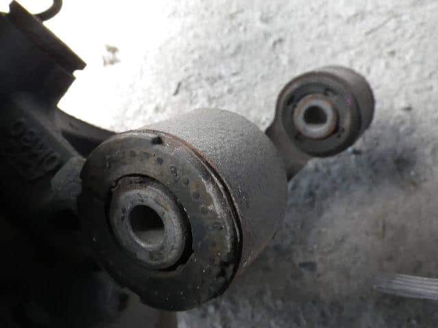 Rear Right Knuckle Hub Assembly HONDA Civic 2001 LA-EU1 52210S6A010 — photo 3