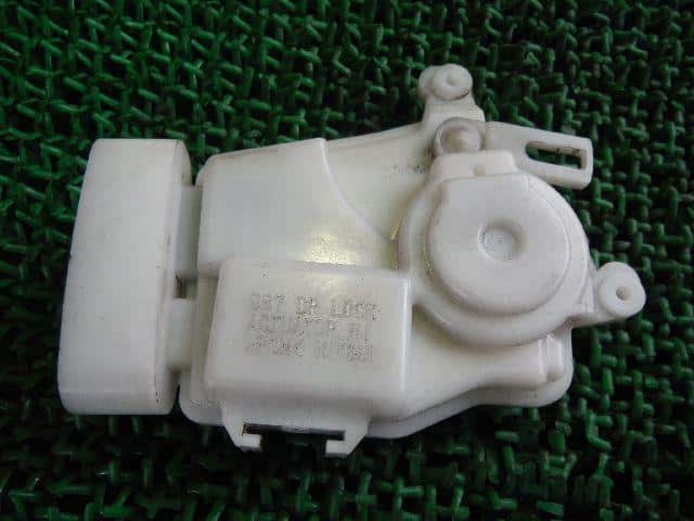 Door Lock Solenoid DAIHATSU Mira 2002 TA-L250S — photo 2