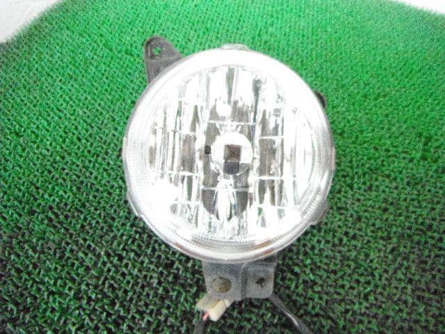 Left Fog Light DAIHATSU Move 1999 GF-L902S 8122097205000 — photo 1