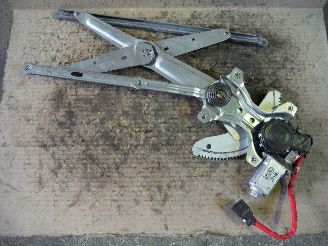 Front Right Door Regulator TOYOTA Estima 2003 UA-ACR30 — photo 2