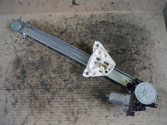 Front Left Door Regulator MAZDA Az wagon 2009 DBA-MJ23S 1A2059560 — photo 2
