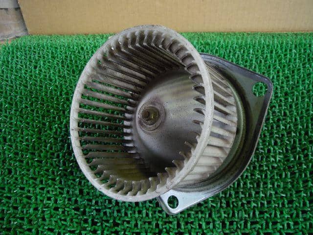 Blower Motor DAIHATSU Hijet 1992 V-S82P — photo 2
