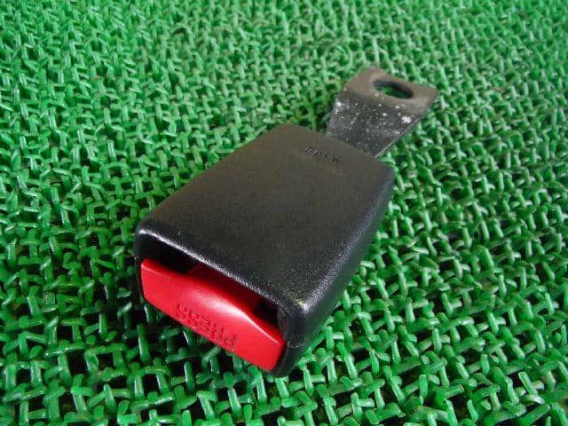 Assistant Driver's Seat Seat Belt SUZUKI Alto 2001 LE-HA23V — photo 2