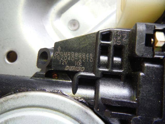 Front Right Door Regulator MITSUBISHI Grandis 2004 DBA-NA4W — photo 3