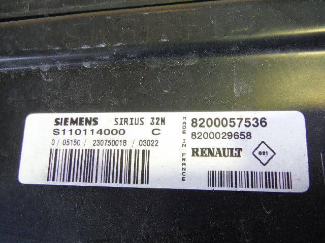 Engine Control Unit Renault 2003 GH-KCK7J — photo 3