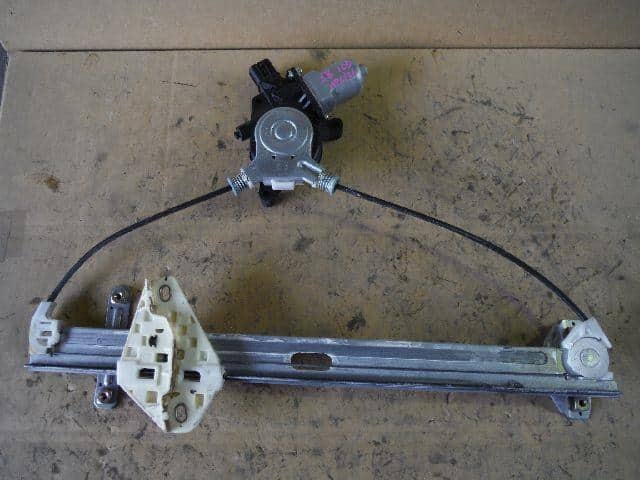Front Left Door Regulator HONDA Airwave 2005 DBA-GJ1 — photo 1