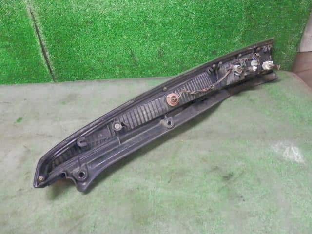 Left Tail Light DAIHATSU Move 2002 LA-L160S — photo 3