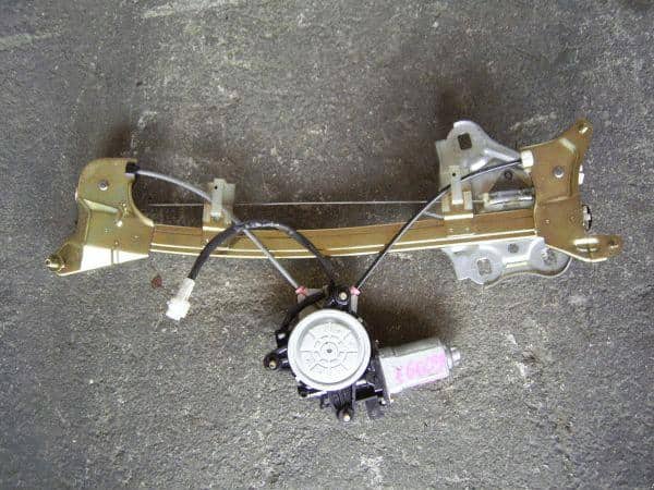 Rear Left Door Regulator TOYOTA Crown 1996 E-JZS155 8572030240 — photo 1