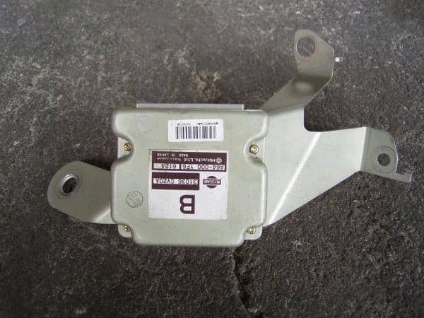 Control Unit NISSAN Wingroad 2005 DBA-NY12 — photo 1