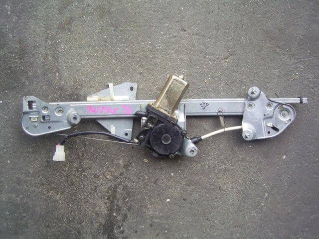 Front Left Door Regulator MAZDA Cronos 1992 E-GE8P — photo 1