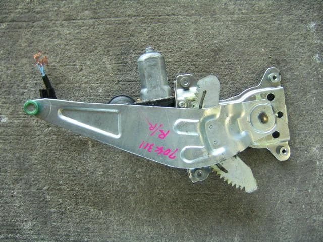 Rear Right Door Regulator DAIHATSU Mira 2003 TA-L260S 85720B2030 — photo 1