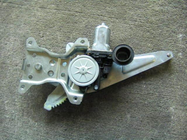 Rear Right Door Regulator DAIHATSU Mira 2003 TA-L260S 85720B2030 — photo 2