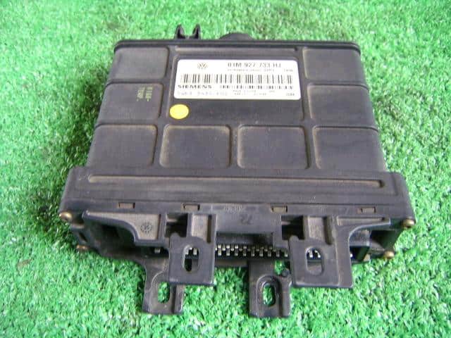 Engine Control Unit VOLKSWAGEN Golf 2000 GF-1JAEH — photo 1
