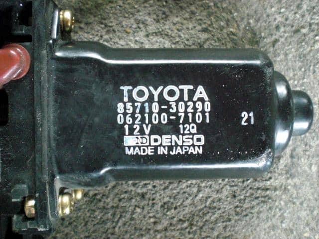 Front Right Door Regulator TOYOTA Crown Majesta 1995 E-UZS157 8571030290 — photo 3