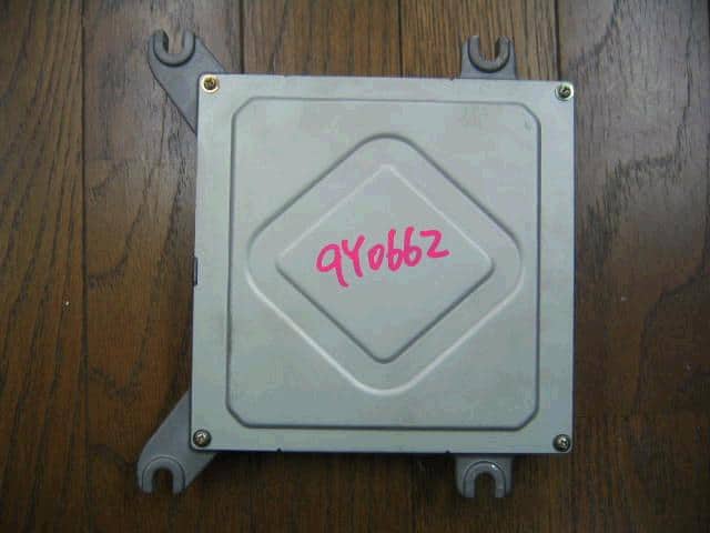 Engine Control Unit HONDA Integra 1994 E-DB6 37700P74901 — photo 1