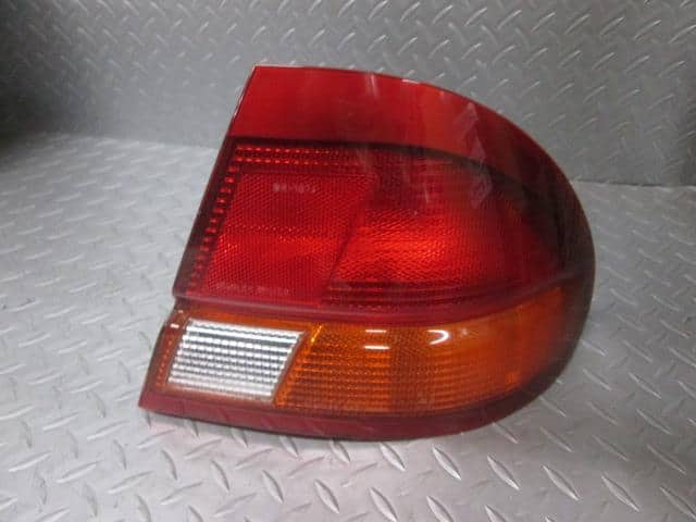 Right Tail Light MAZDA 1996 — photo 2