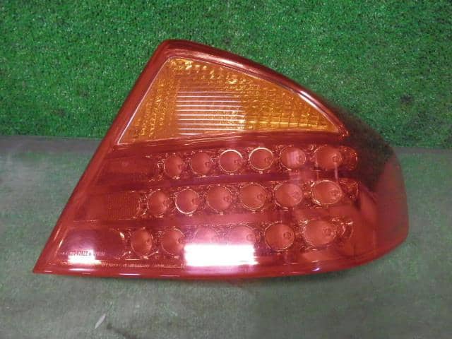 Right Tail Light NISSAN Skyline 2001 GH-NV35 — photo 2