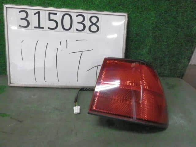 Right Tail Light NISSAN Prairie Liberty 2002 UA-RNM12 — photo 1