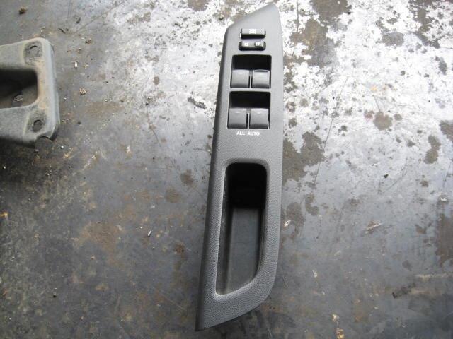 Power Window Switch TOYOTA Wish 2010 DBA-ZGE20 — photo 1