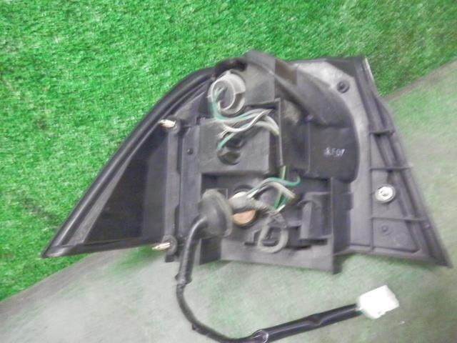 Right Tail Light TOYOTA Vista 1998 GF-SV50 — photo 3