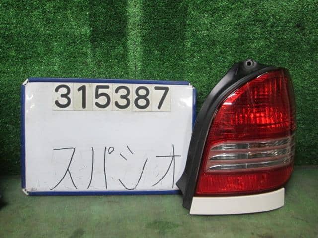 Right Tail Light TOYOTA Corolla Spacio 2000 GF-AE111N — photo 1