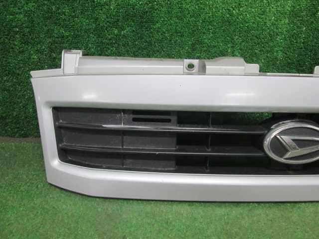 Radiator Grille DAIHATSU Hijet 2002 TE-S210V — photo 2