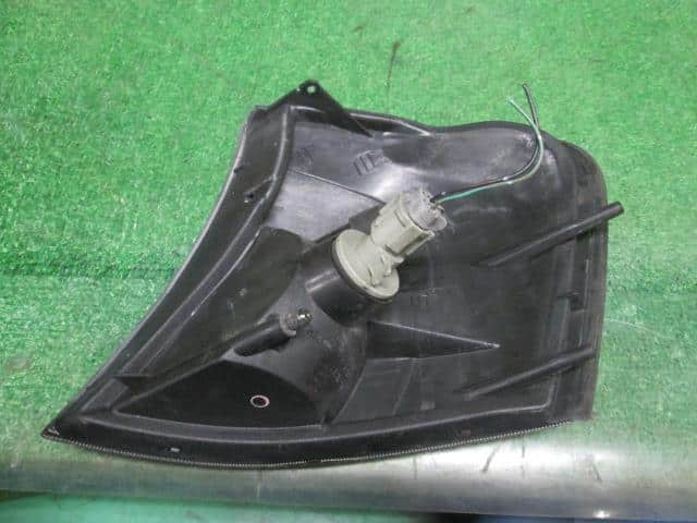 Right Side Marker Light NISSAN Prairie Liberty 1999 GF-PNM12 — photo 3