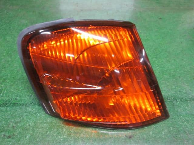 Right Side Marker Light NISSAN Prairie Liberty 1999 GF-PNM12 — photo 1