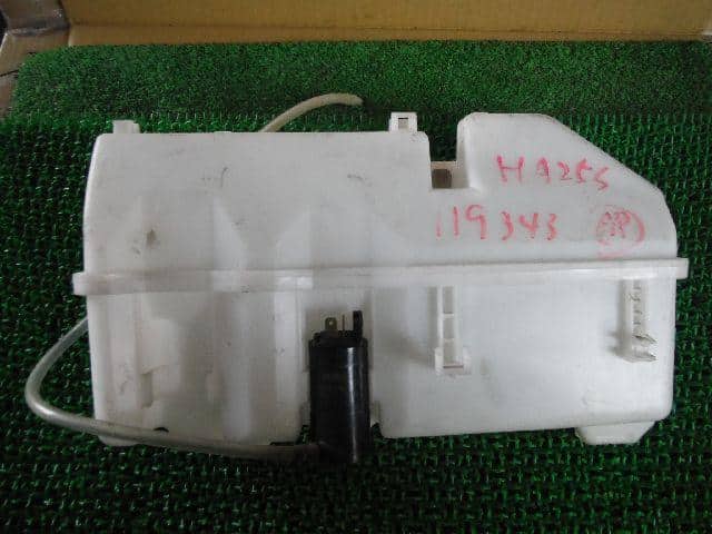 Windshield Washer Tank SUZUKI Alto 2010 DBA-HA25S 3845064L00 — photo 1
