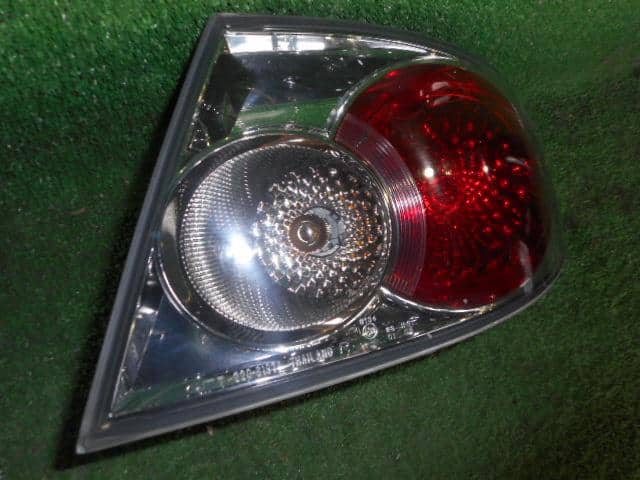 Right Tail Light MAZDA Atenza 2003 UA-GG3P GJ6A51150E — photo 2